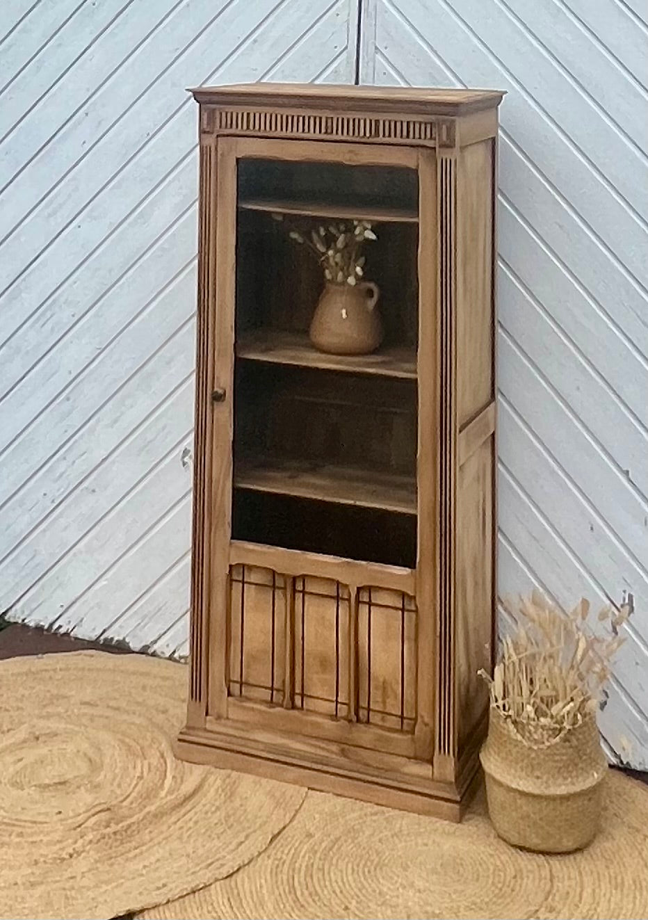 Petite armoire parisienne vitrée ancienne en bois brut