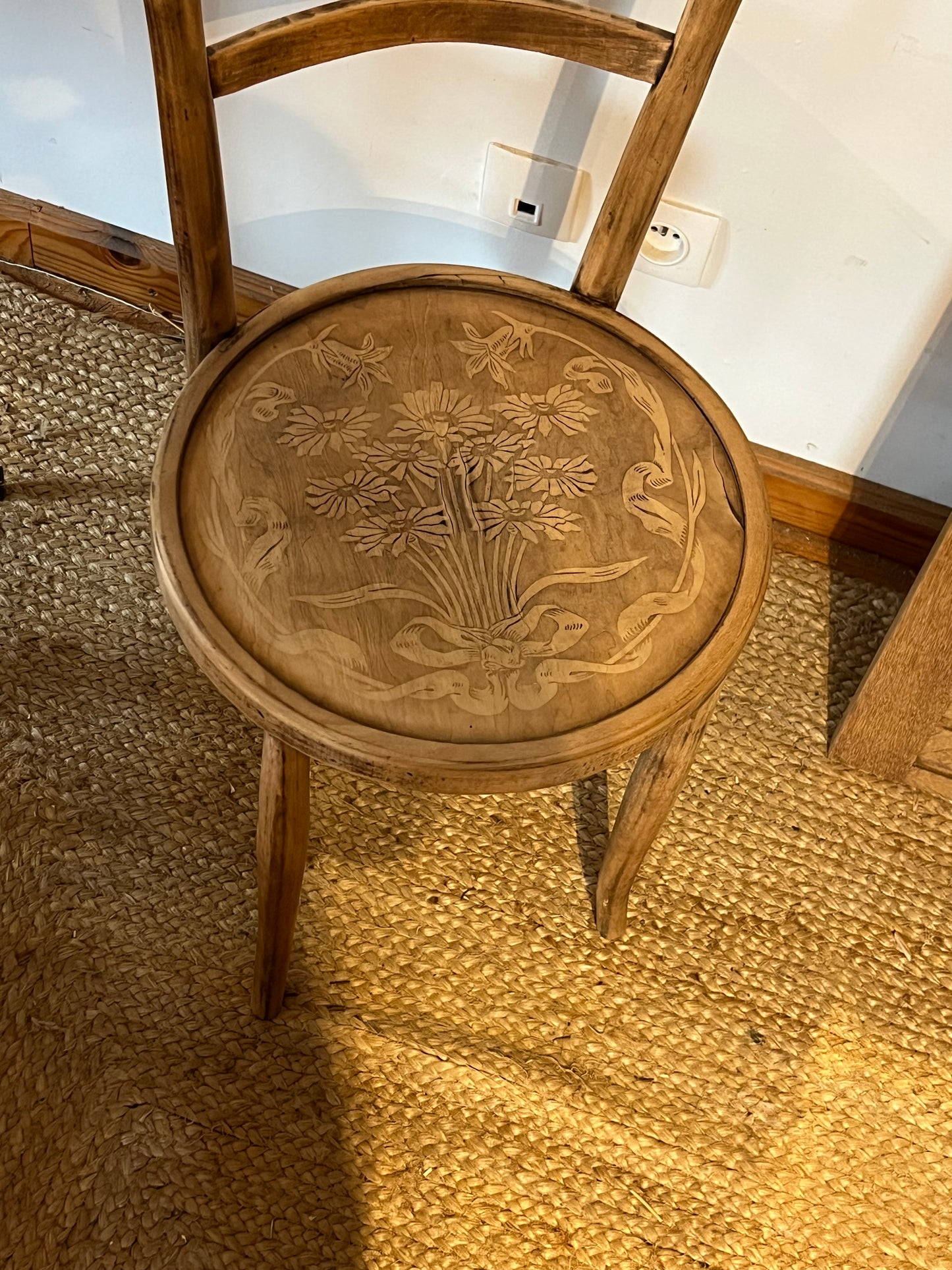 1 chaise bistrot vintage en bois brut