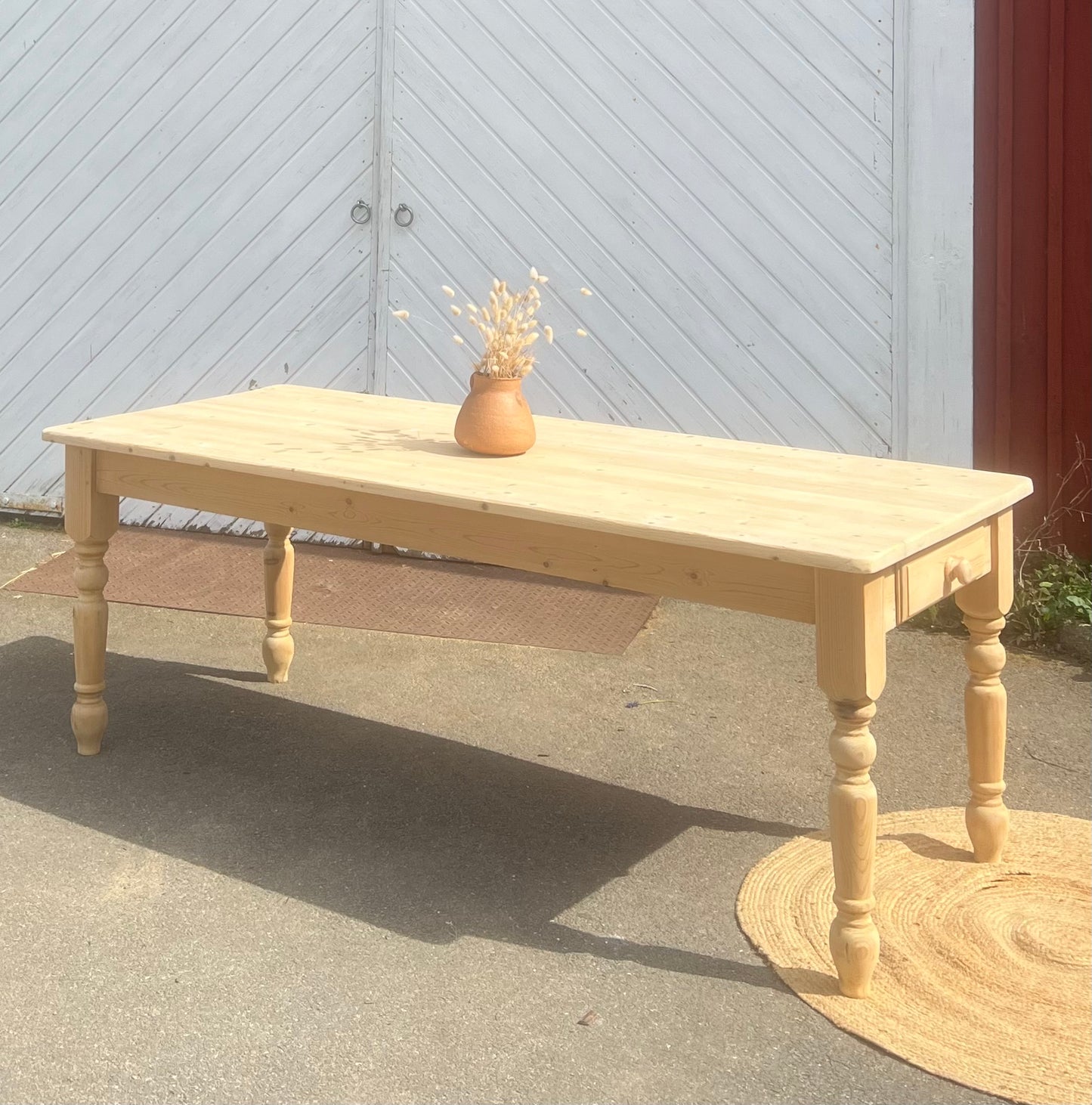 Grande table rénovée en bois massif brut 1 tiroir - 10 personnes