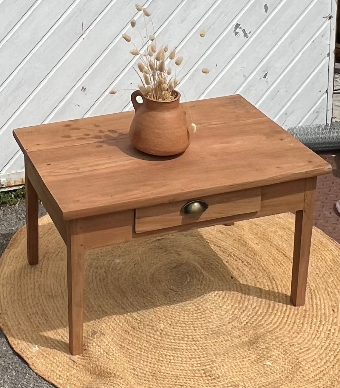 Table basse de ferme ancienne 1 tiroir en bois massif brut
