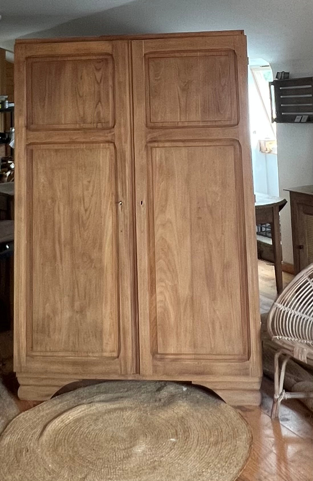 Armoire ancienne en chêne massif brut