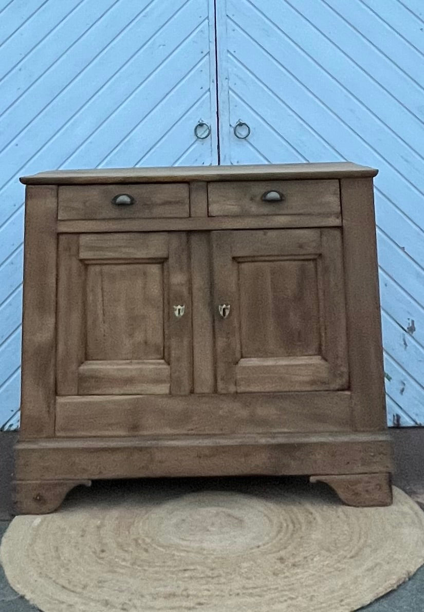 Buffet ancien en chêne massif brut