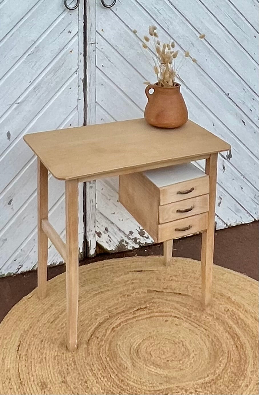 Bureau enfant vintage des années 60 en bois brut