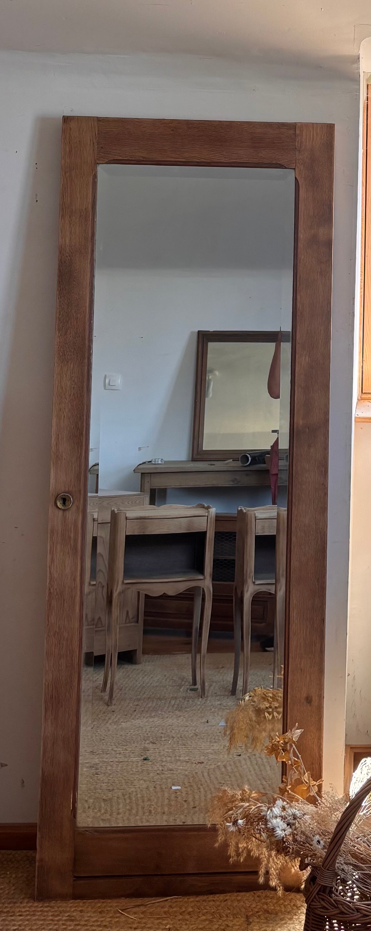 Grand miroir ancien en chêne massif brut