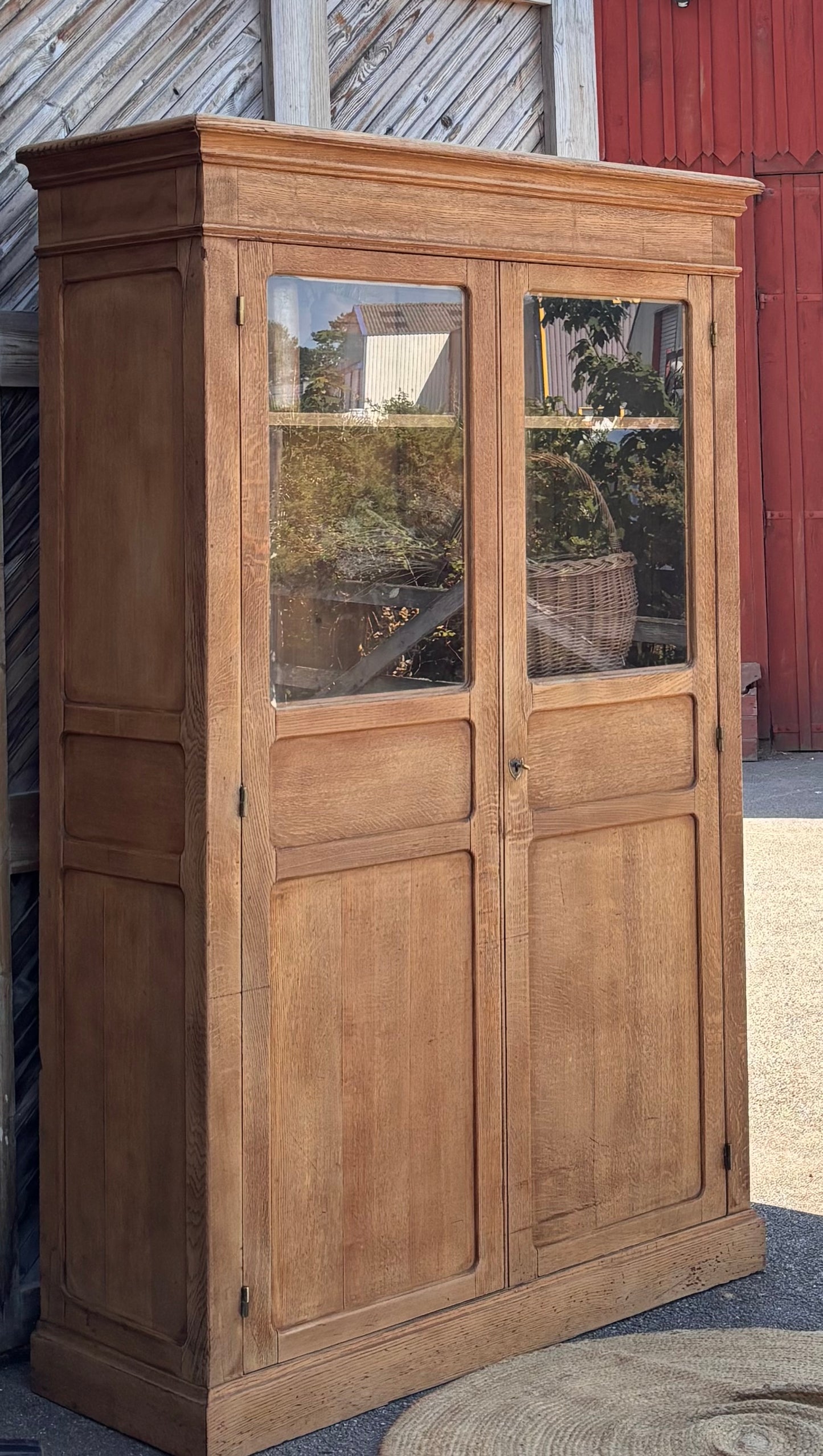 Armoire ancienne vitrée en chêne massif brut – Bibliothèque / Vaisselier – Fin XIXᵉ – Début XXᵉ