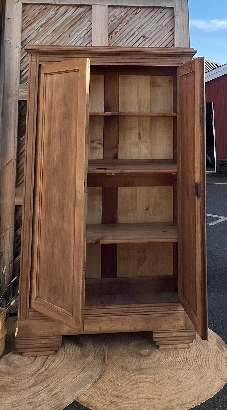 Armoire ancienne en chêne massif brut