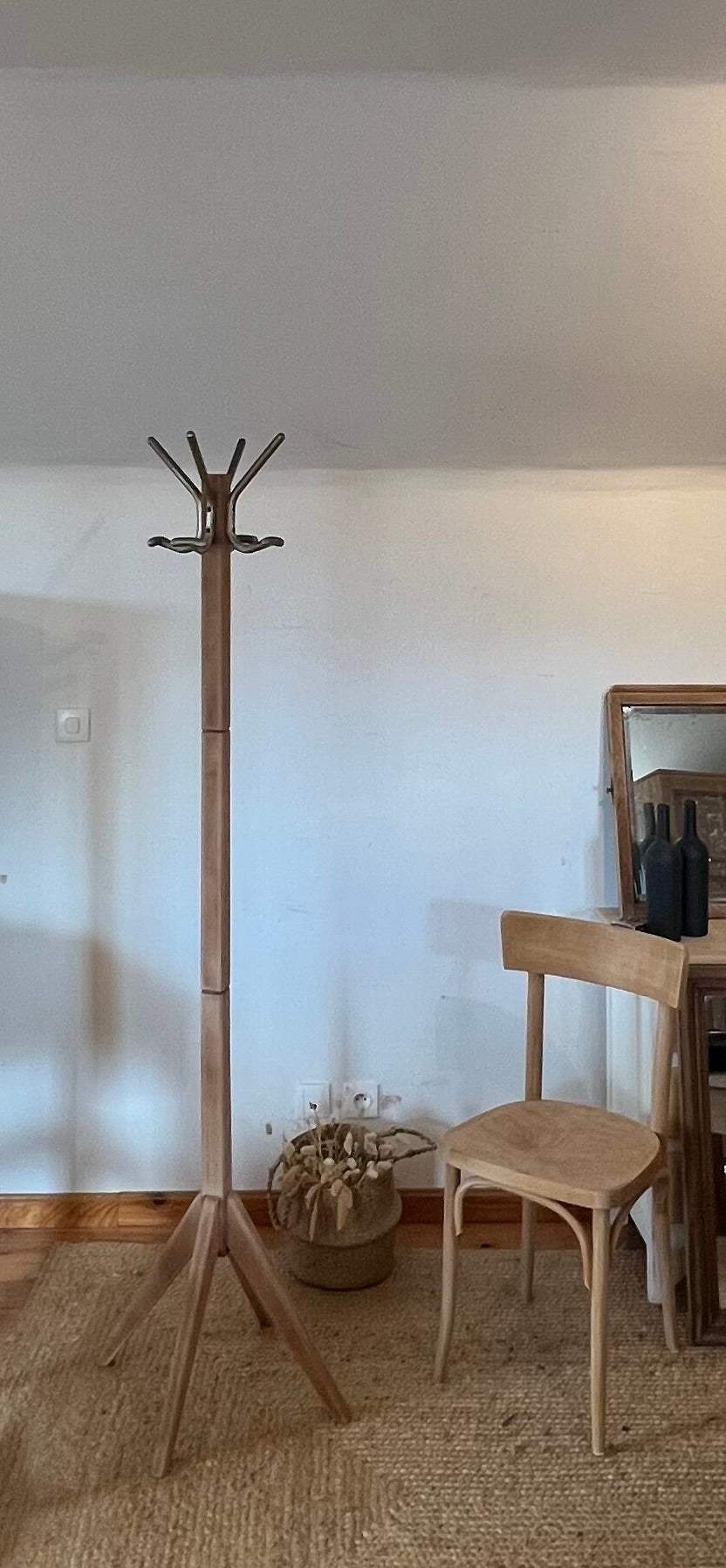 Porte manteau vintage des années 60 en bois massif brut