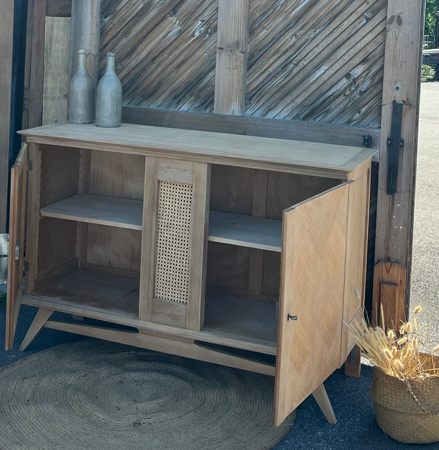 Buffet vintage années 60 / enfilade en chêne brut ancienne