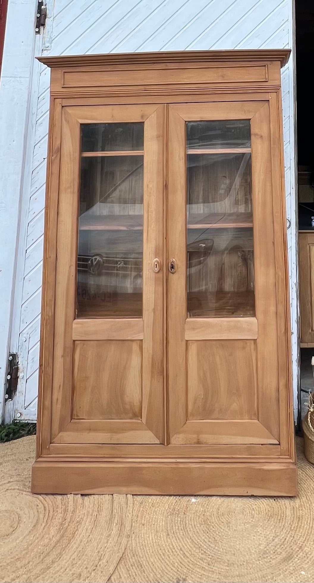 Armoire ancienne vaisselier bibliothèque en bois massif brut