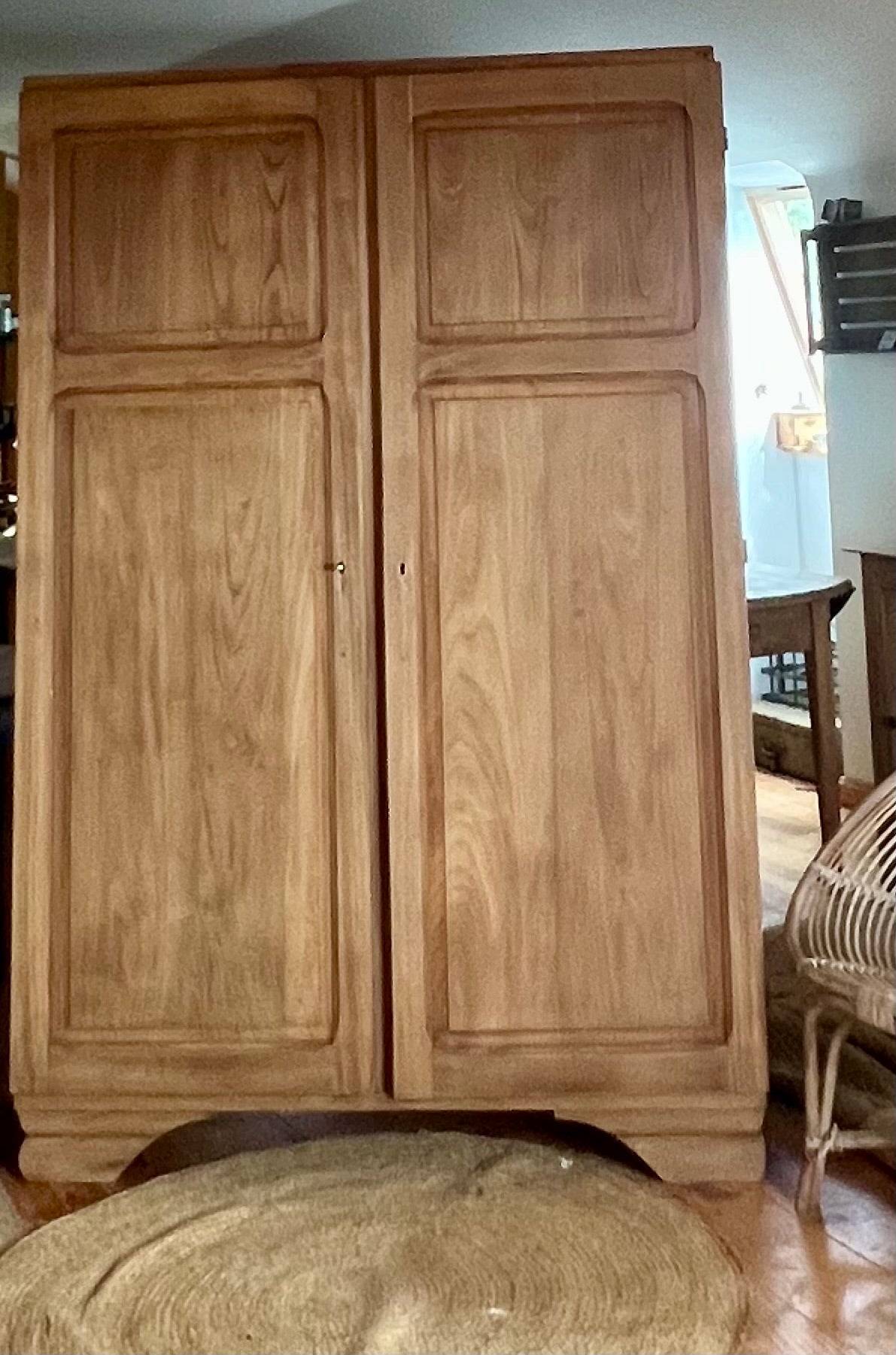 Armoire ancienne en chêne massif brut