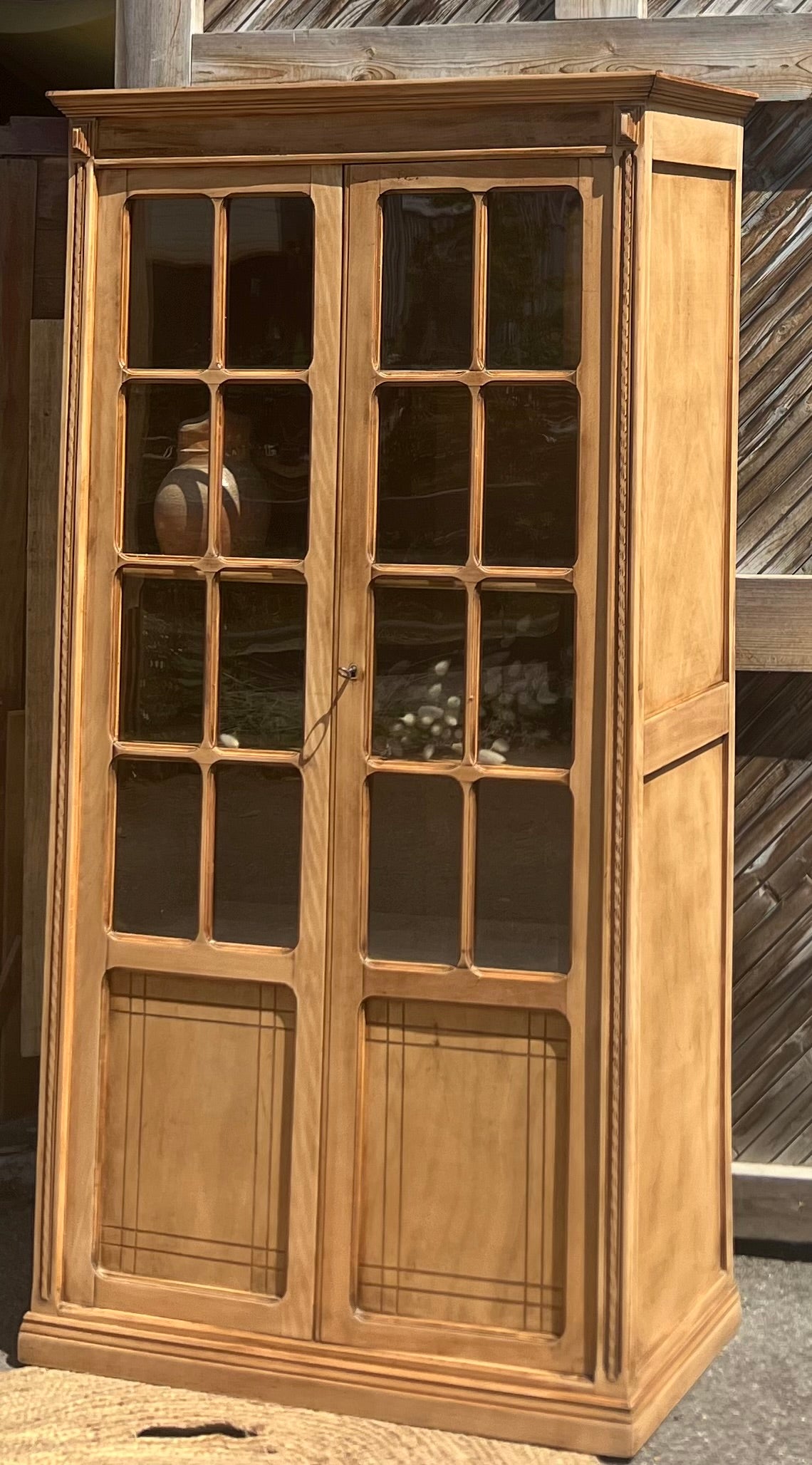 Armoire parisienne ancienne en bois brut : vaisselier , bibliothèque