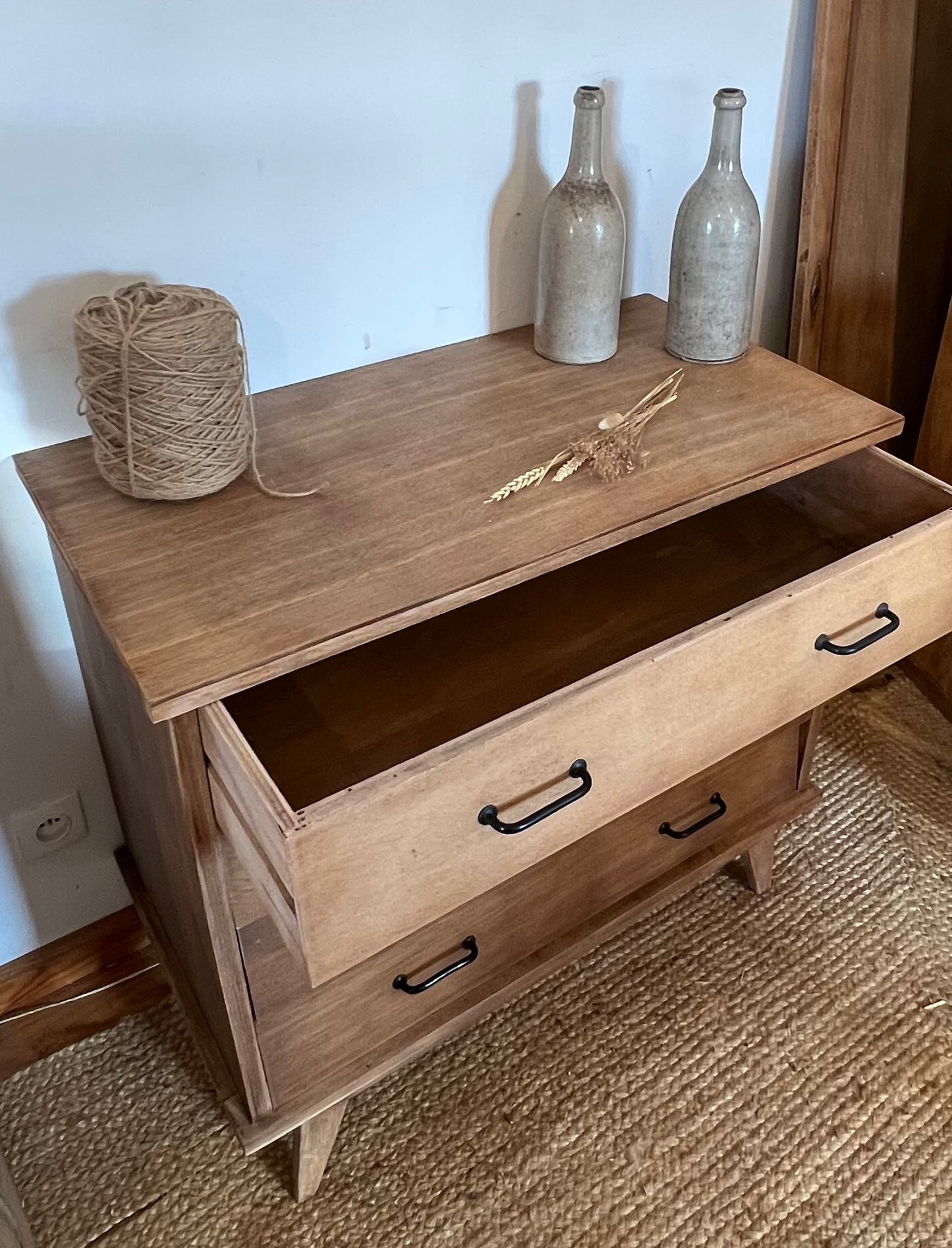 Commode vintage en chêne brut pieds compas - années 50