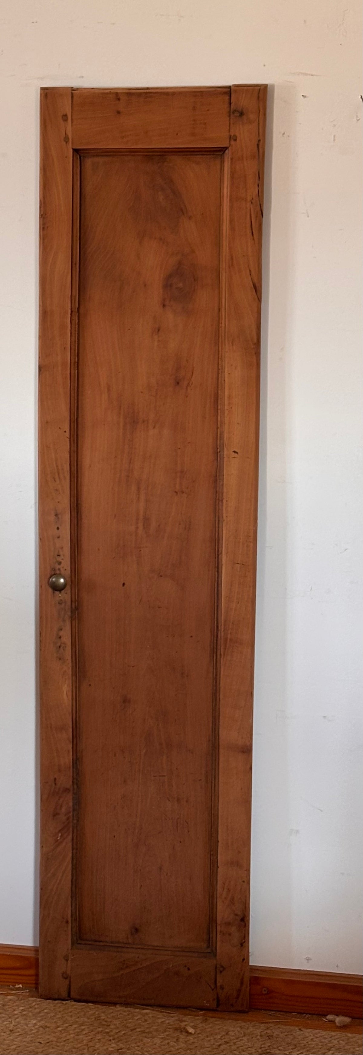 Porte ancienne en bois massif brut