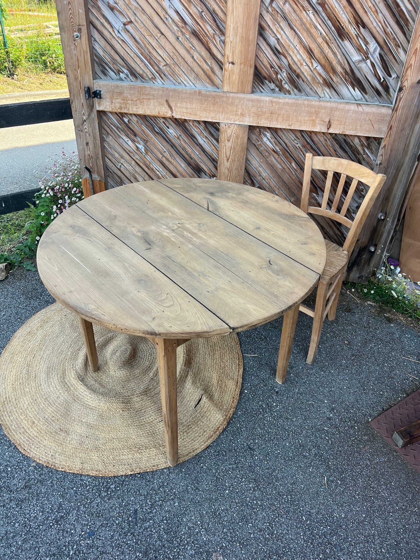 Table ronde ancienne en chêne massif brut