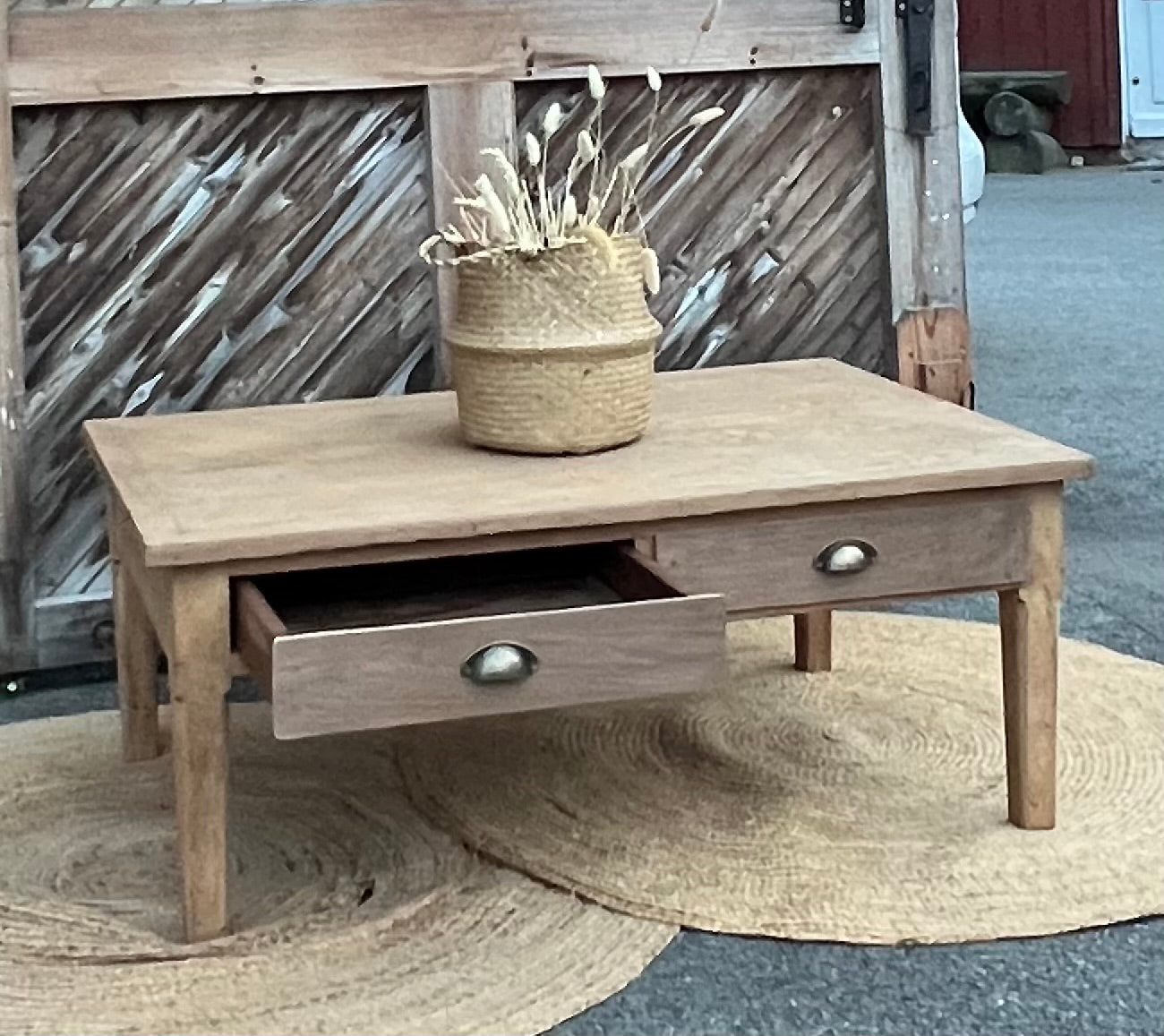 Grande table basse de ferme ancienne en chêne massif brut 2 tiroirs