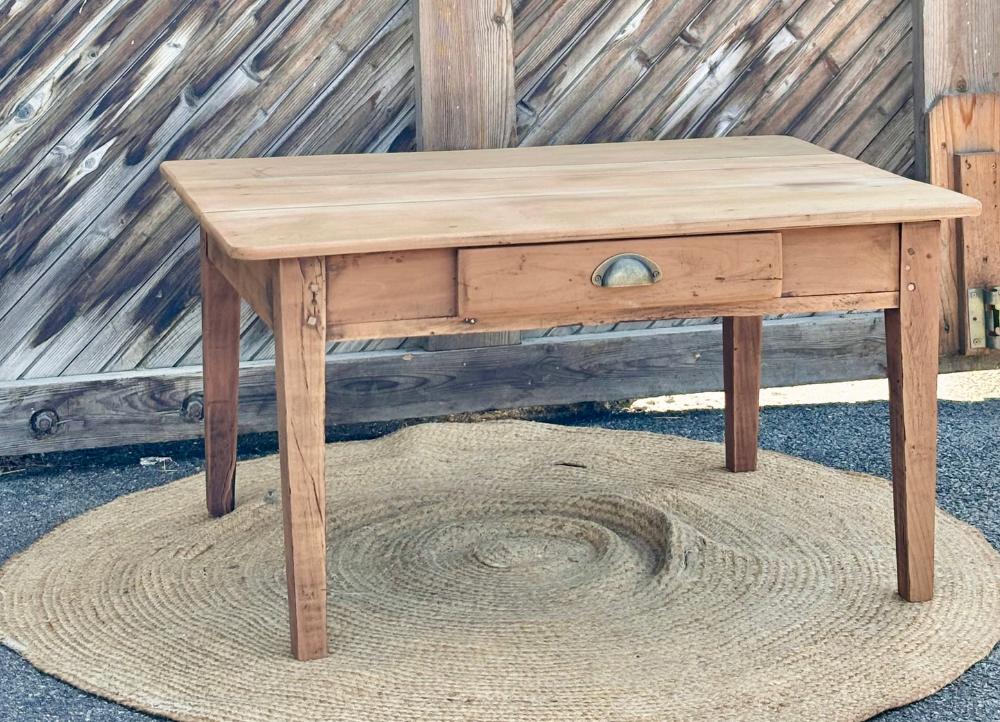 Table basse de ferme ancienne 1 tiroir en bois massif brut