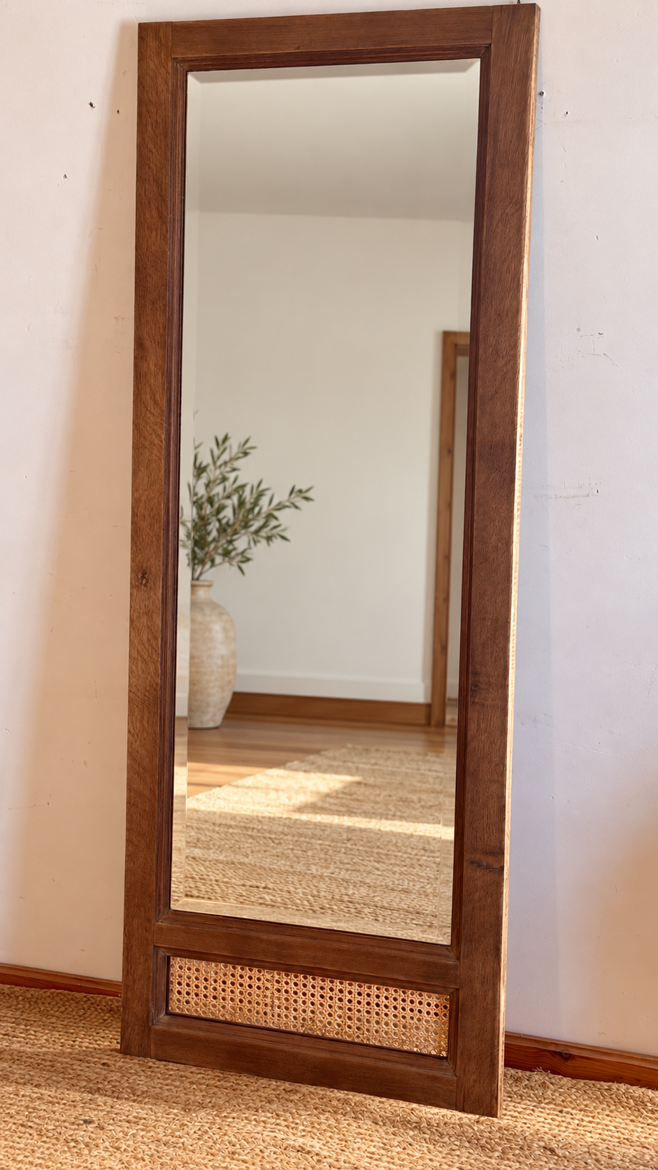 Grand miroir ancien en chĂŞne massif brut et cannage