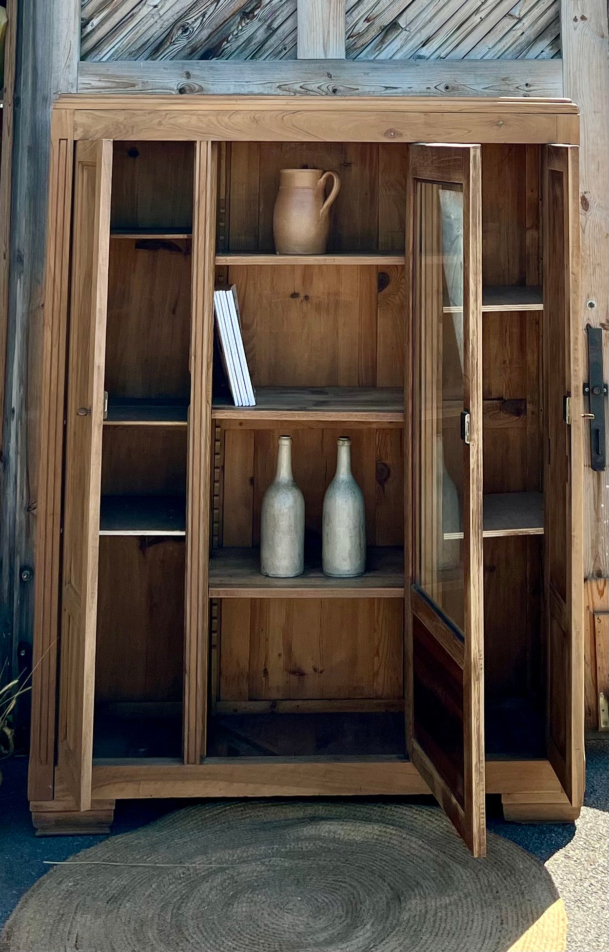 Armoire parisienne ancienne : vaisselier bibliothèque en bois massif brut