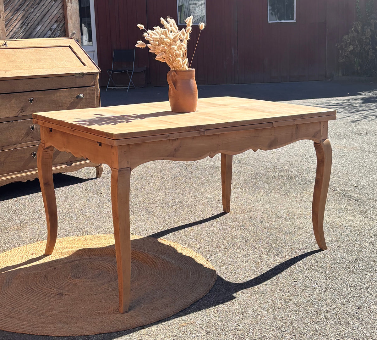 Table ancienne rénovée 2 rallonges intégrées   en bois brut de 6 à 10 personnes