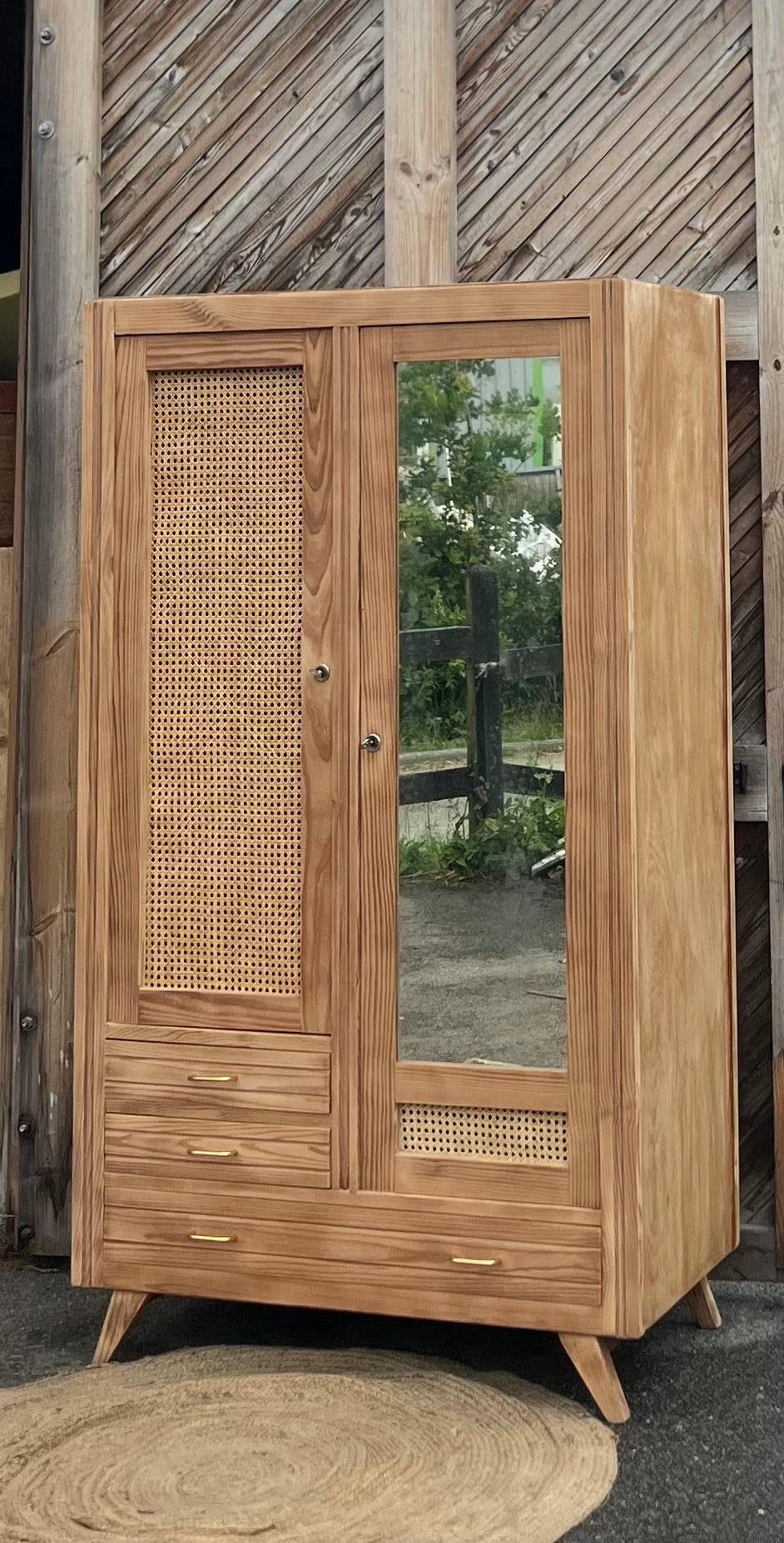 Armoire penderie + étagères ancienne vintage en bois brut et cannage
