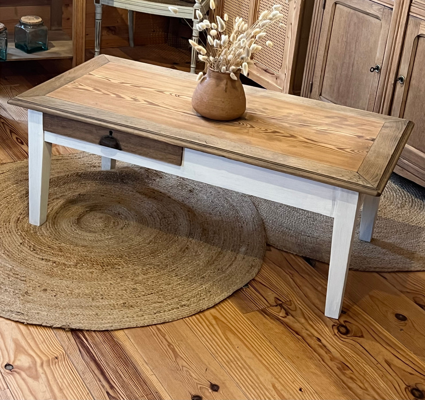 Table basse de ferme ancienne 1 tiroir en bois massif brut