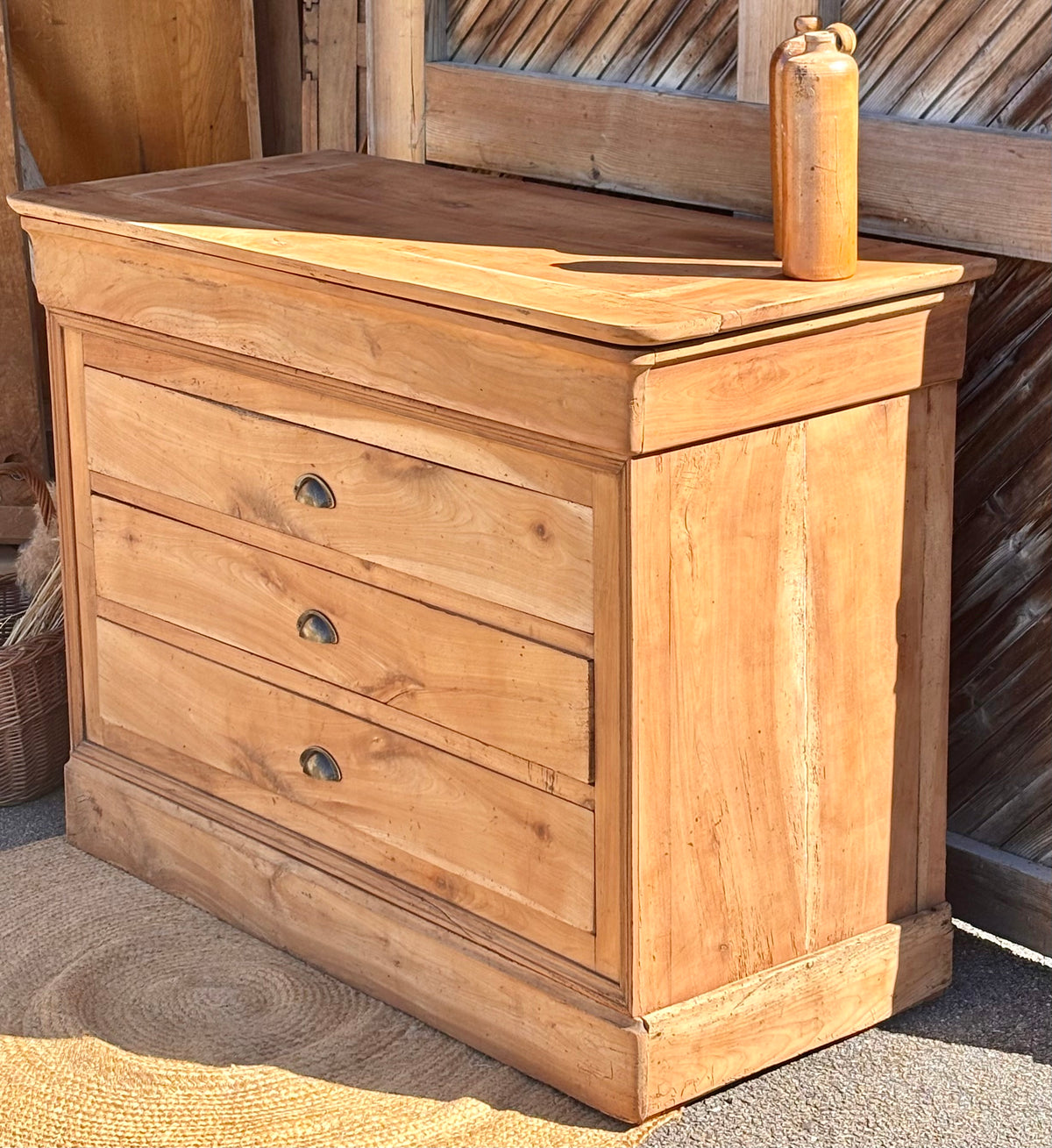 Commode ancienne en bois massif brut 4 tiroirs