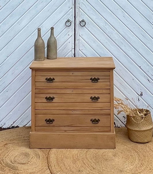 Commode ancienne en bois massif brut 3 tiroirs