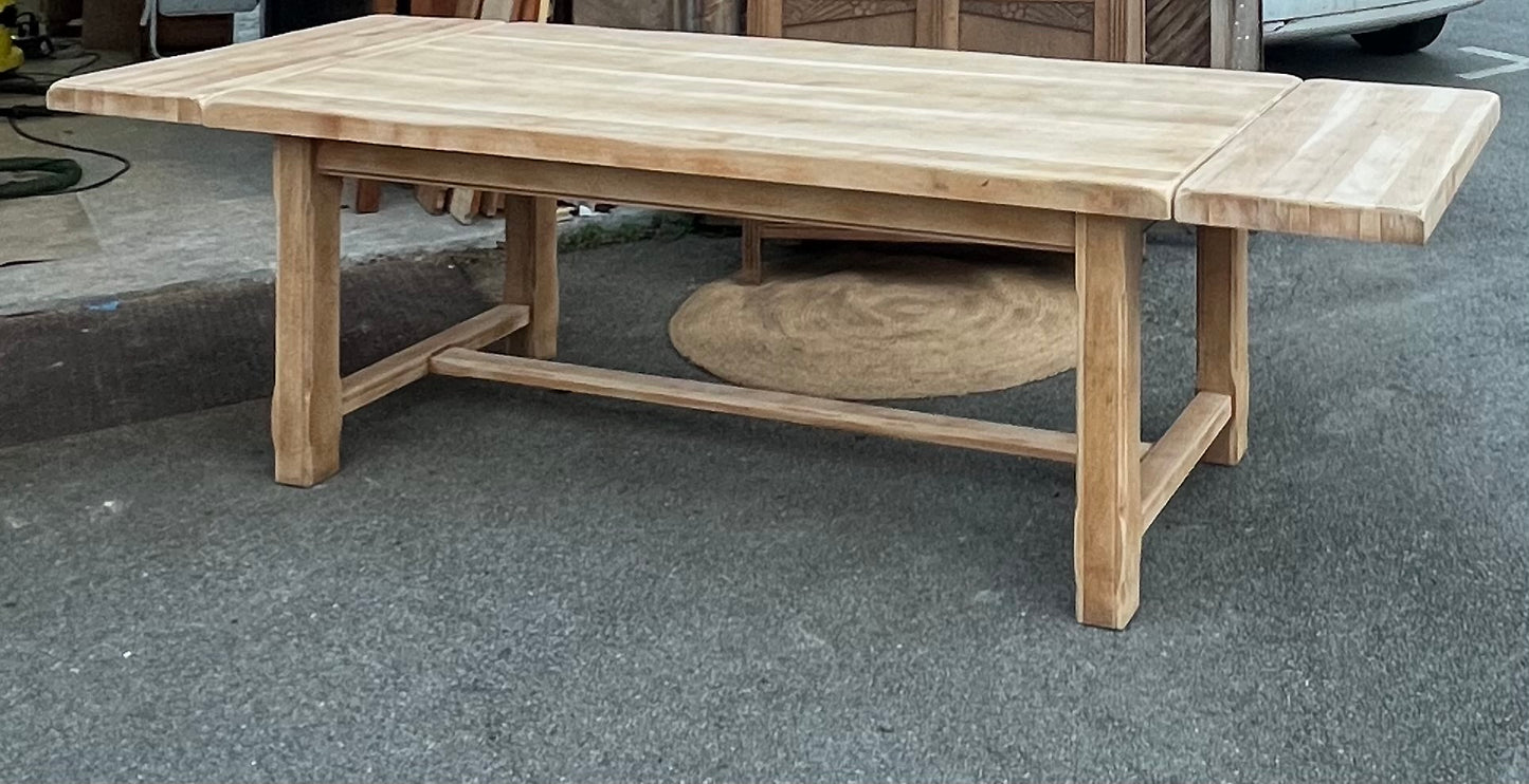 Grande table ancienne rénovée 2 rallonges en chêne massif brut