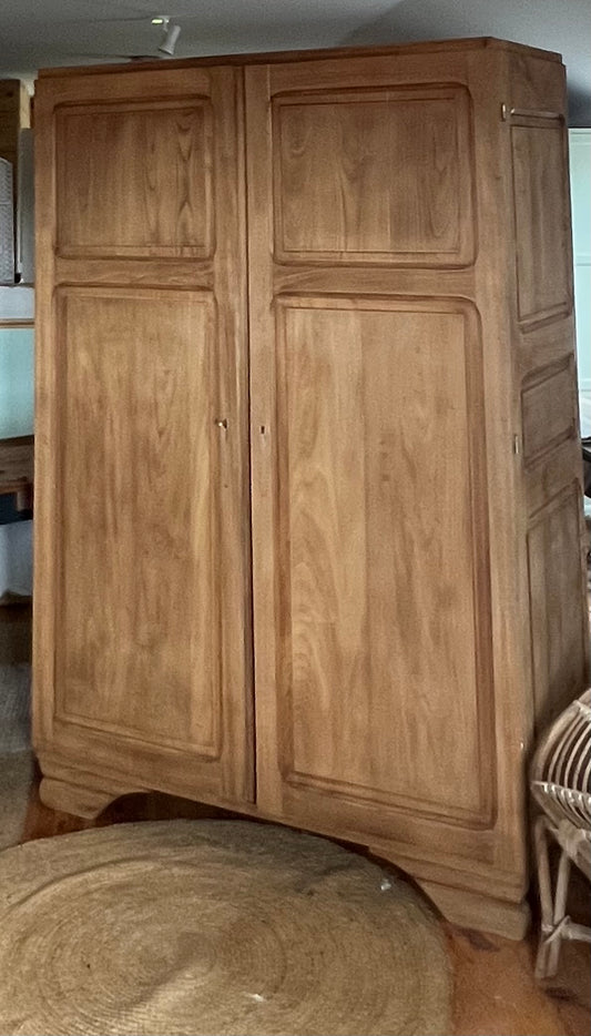 Armoire ancienne en chêne massif brut