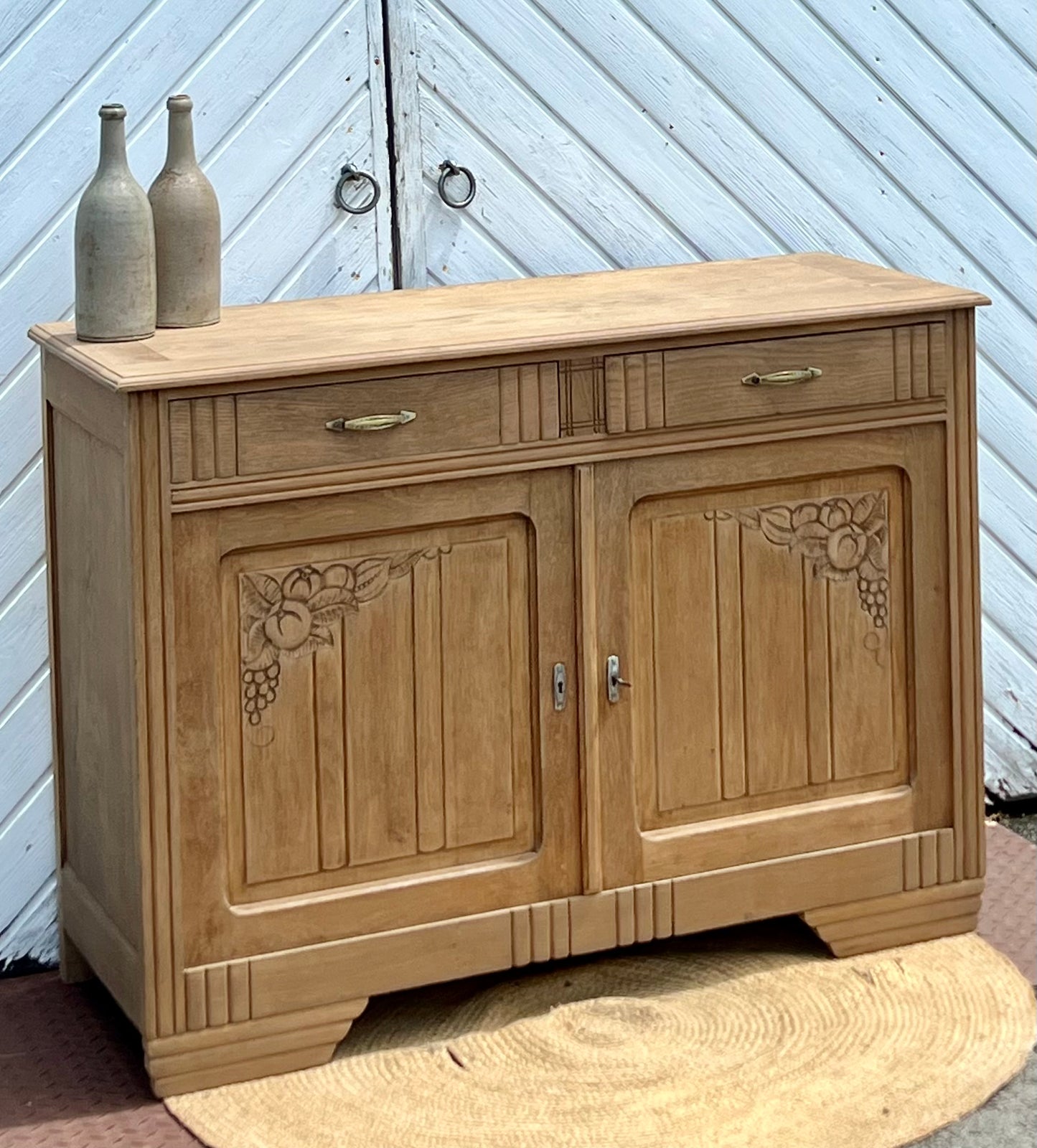 Buffet ancien en chêne massif brut 2 tiroirs