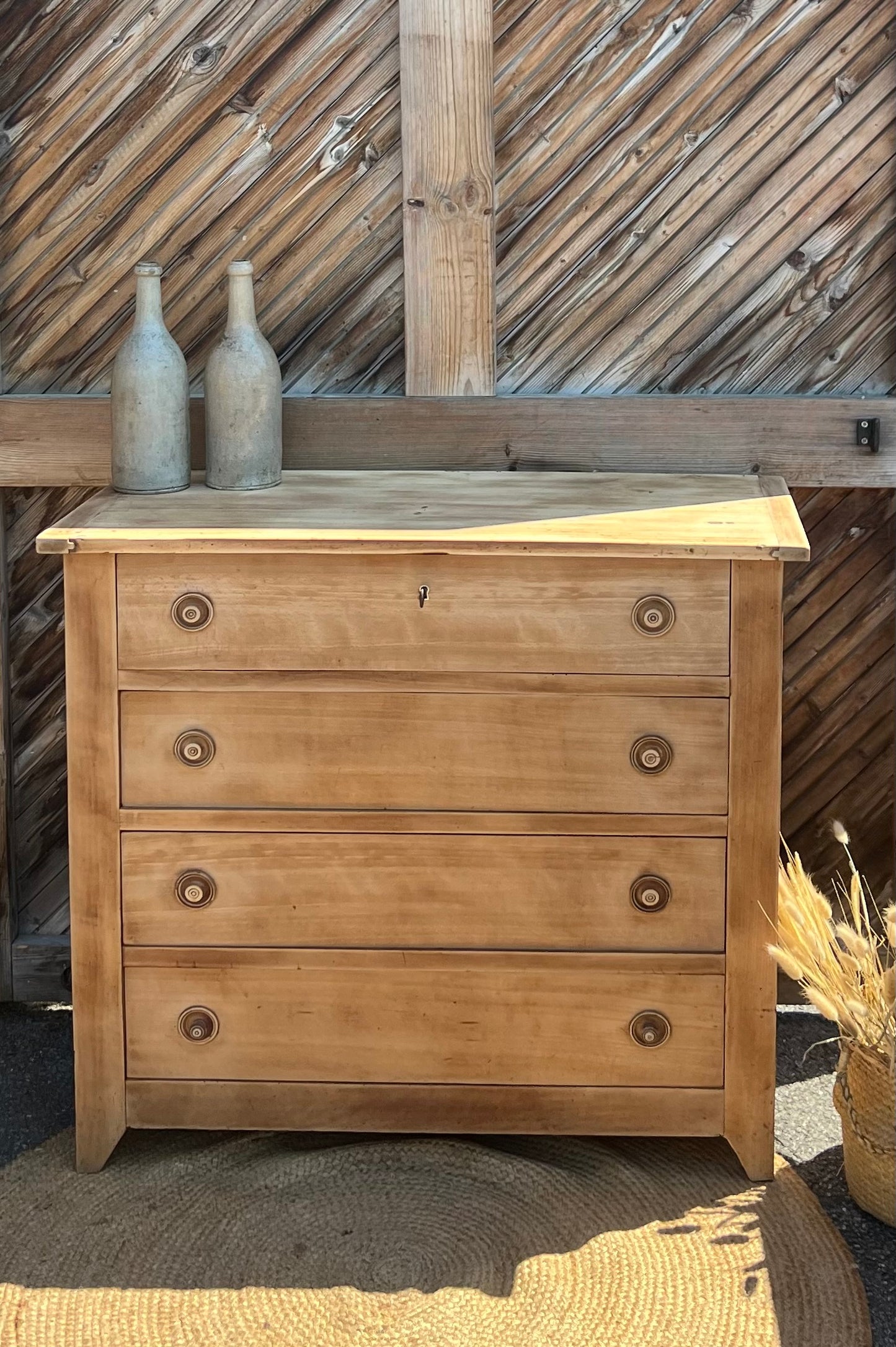 Commode ancienne vintage en bois  massif brut 4 tiroirs