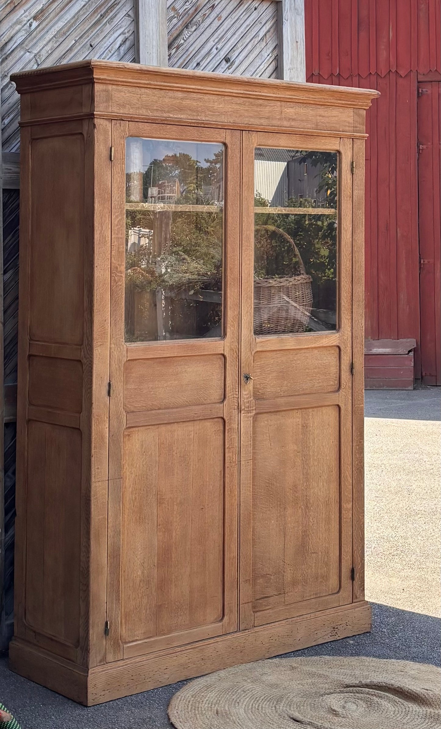 Armoire ancienne vitrée en chêne massif brut – Bibliothèque / Vaisselier – Fin XIXᵉ – Début XXᵉ