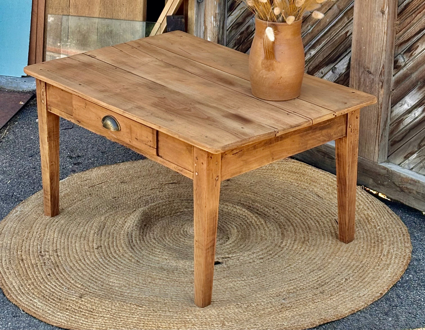 Table basse de ferme ancienne 1 tiroir en bois massif brut