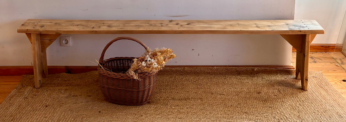Banc de ferme ancien en bois massif brut