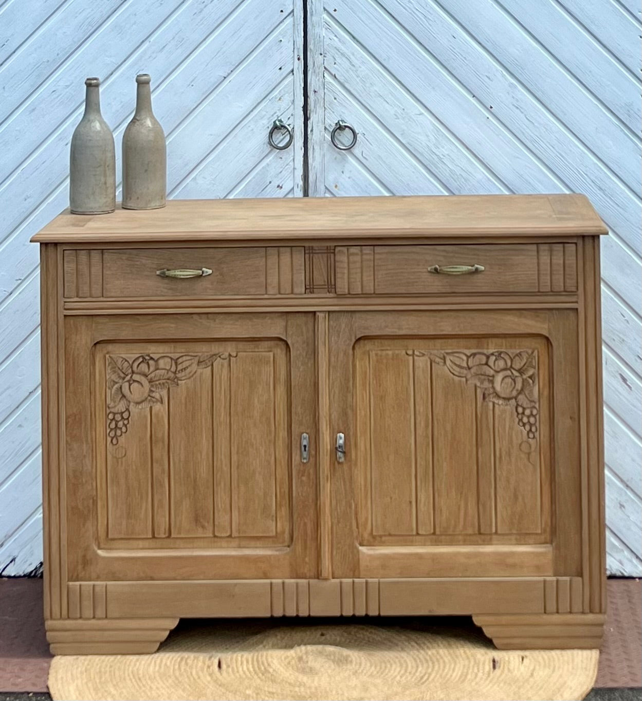 Buffet ancien en chêne massif brut 2 tiroirs