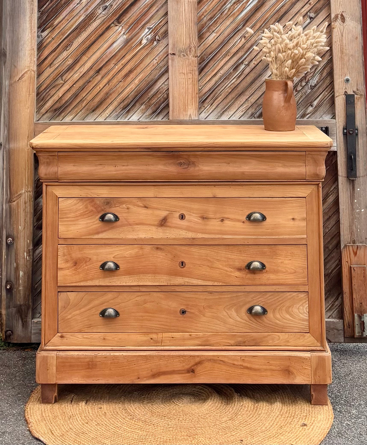 Grande commode ancienne 5 tiroirs en bois massif brut