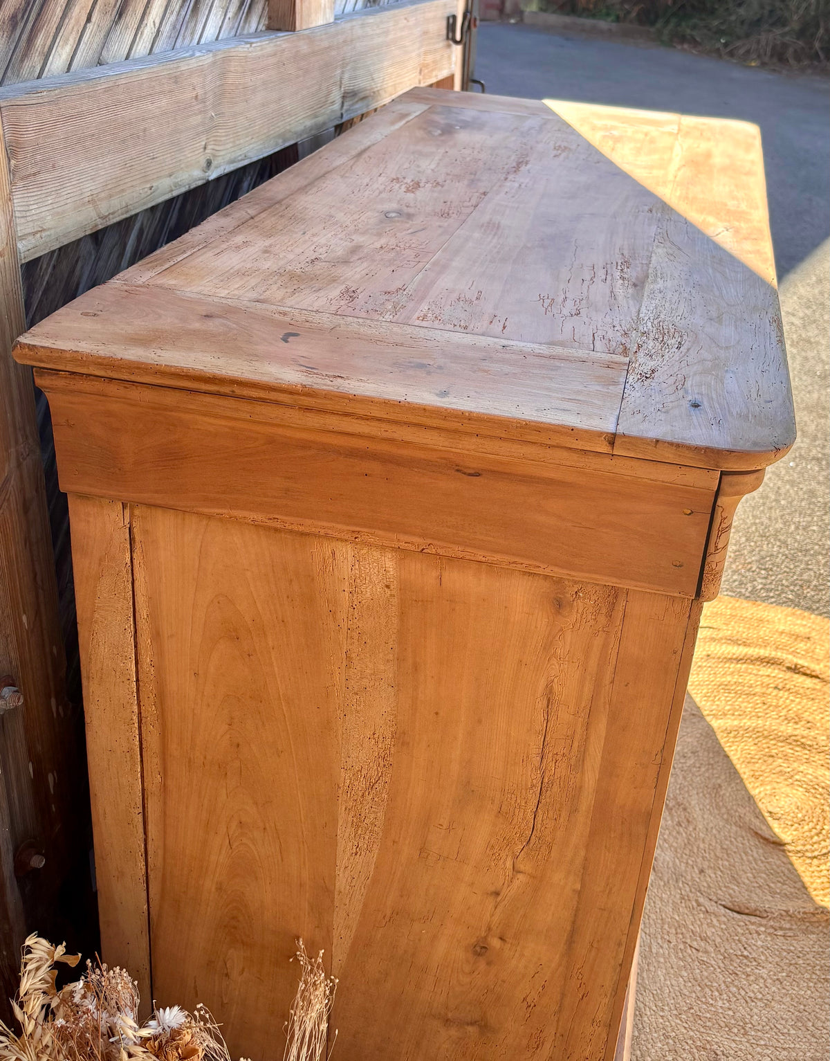 Commode ancienne en bois massif brut 4 tiroirs