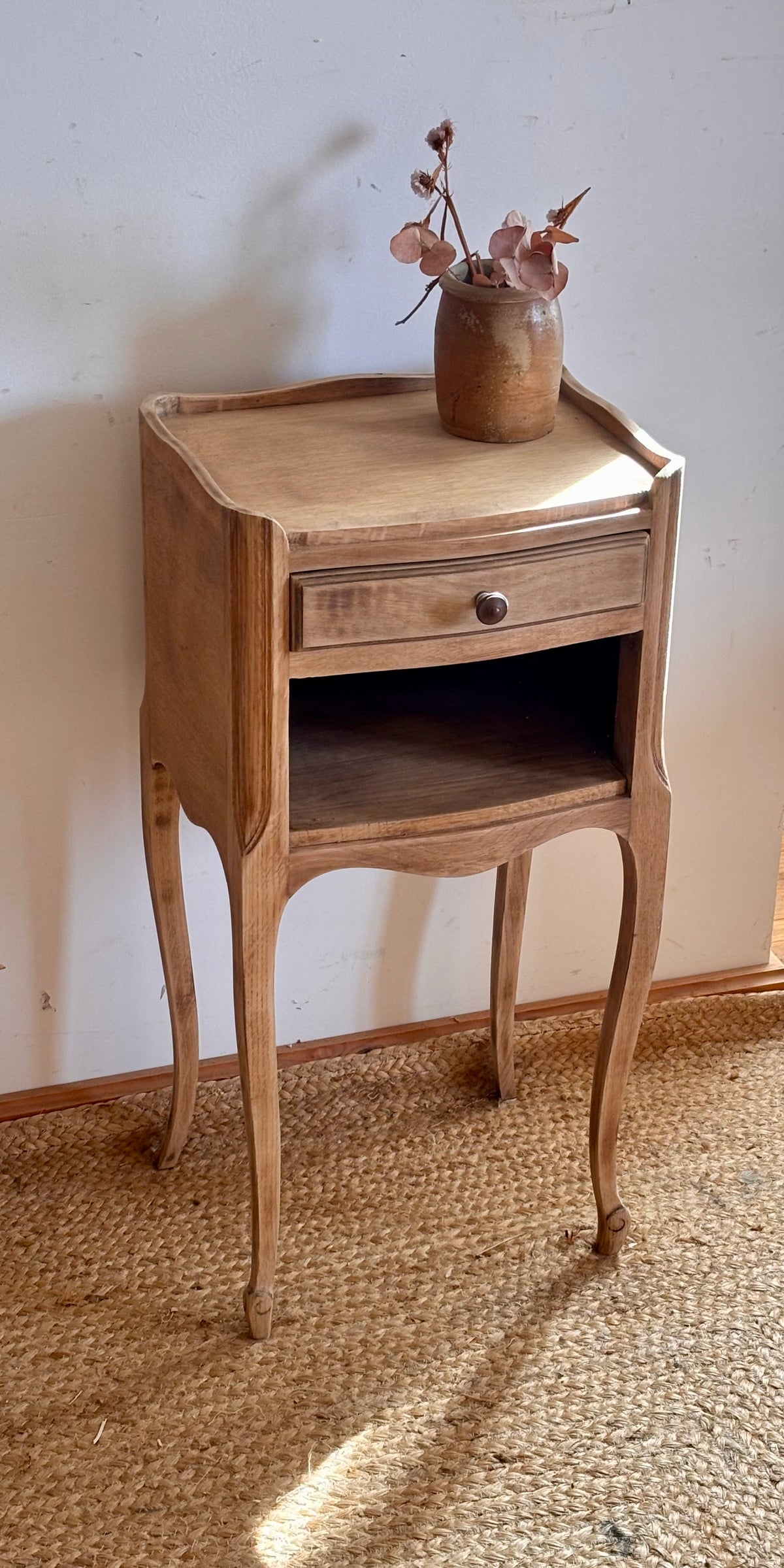 Table de nuit / chevet ancien en chêne brut 1 tiroir