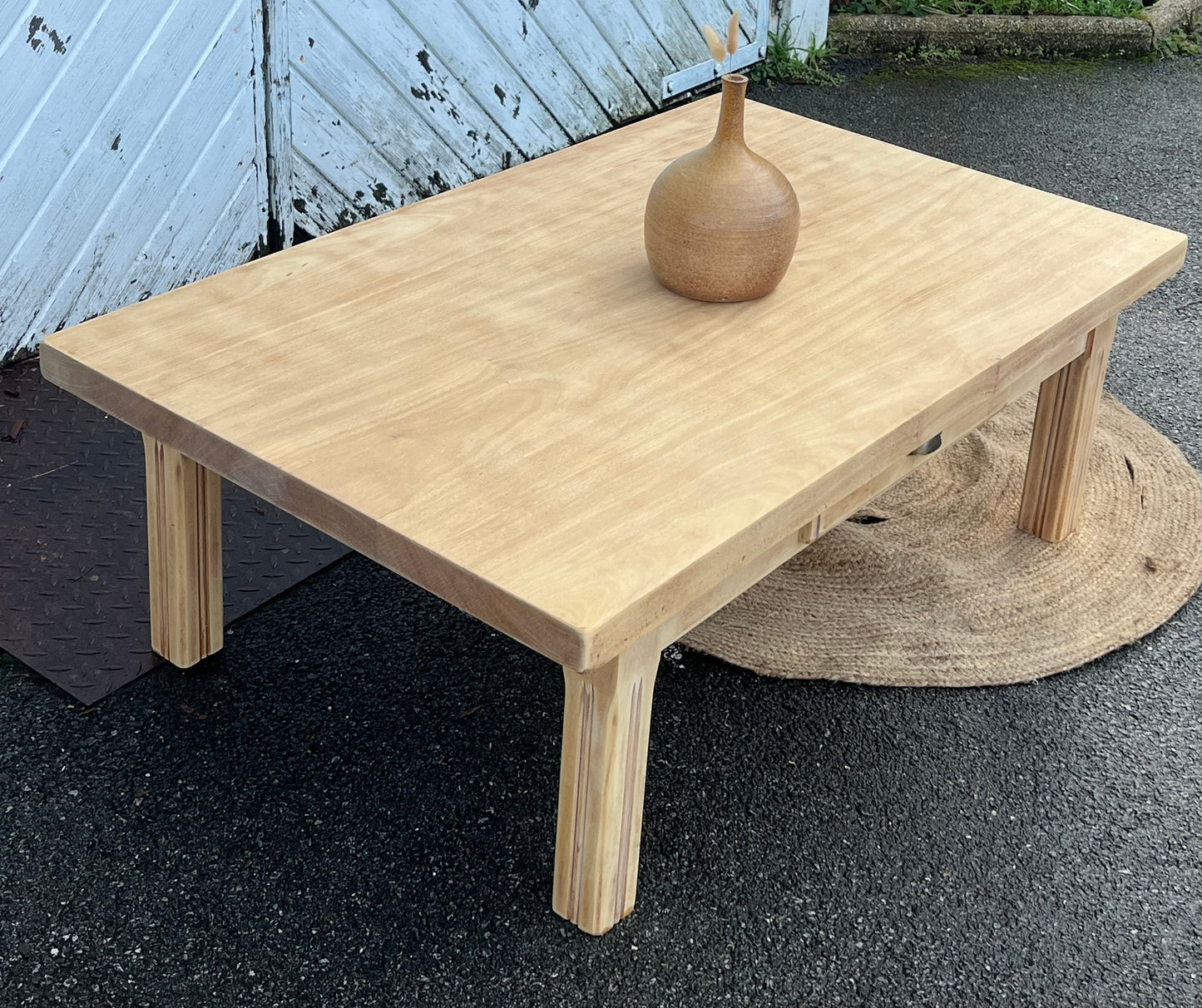 Grande table basse de ferme ancienne rénovée 1 tiroir en bois massif brut