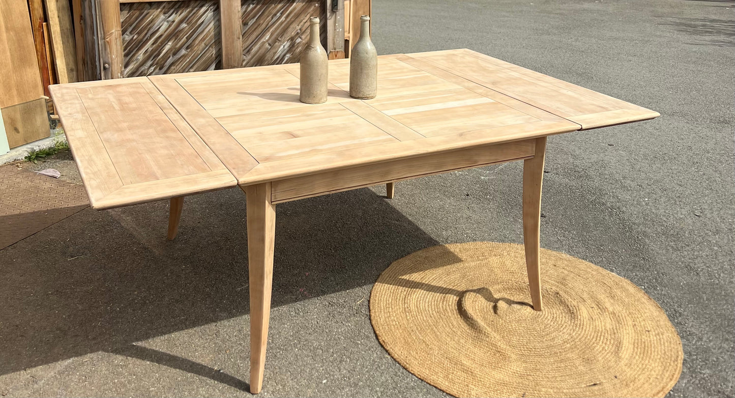 Grande table familiale carrée + 2 rallonges rénovée en bois massif brut