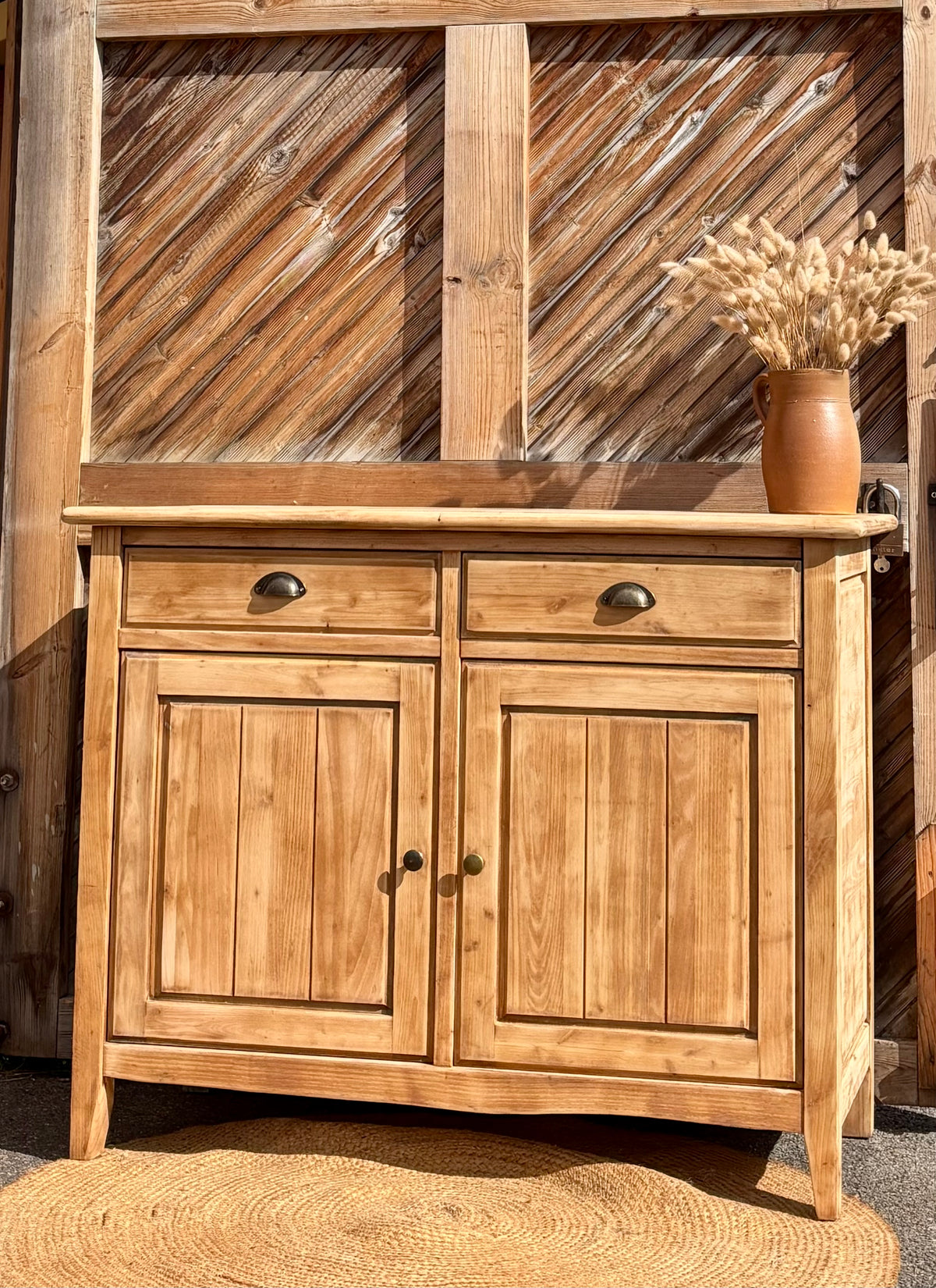 Buffet ancien en bois massif brut - 2 tiroirs