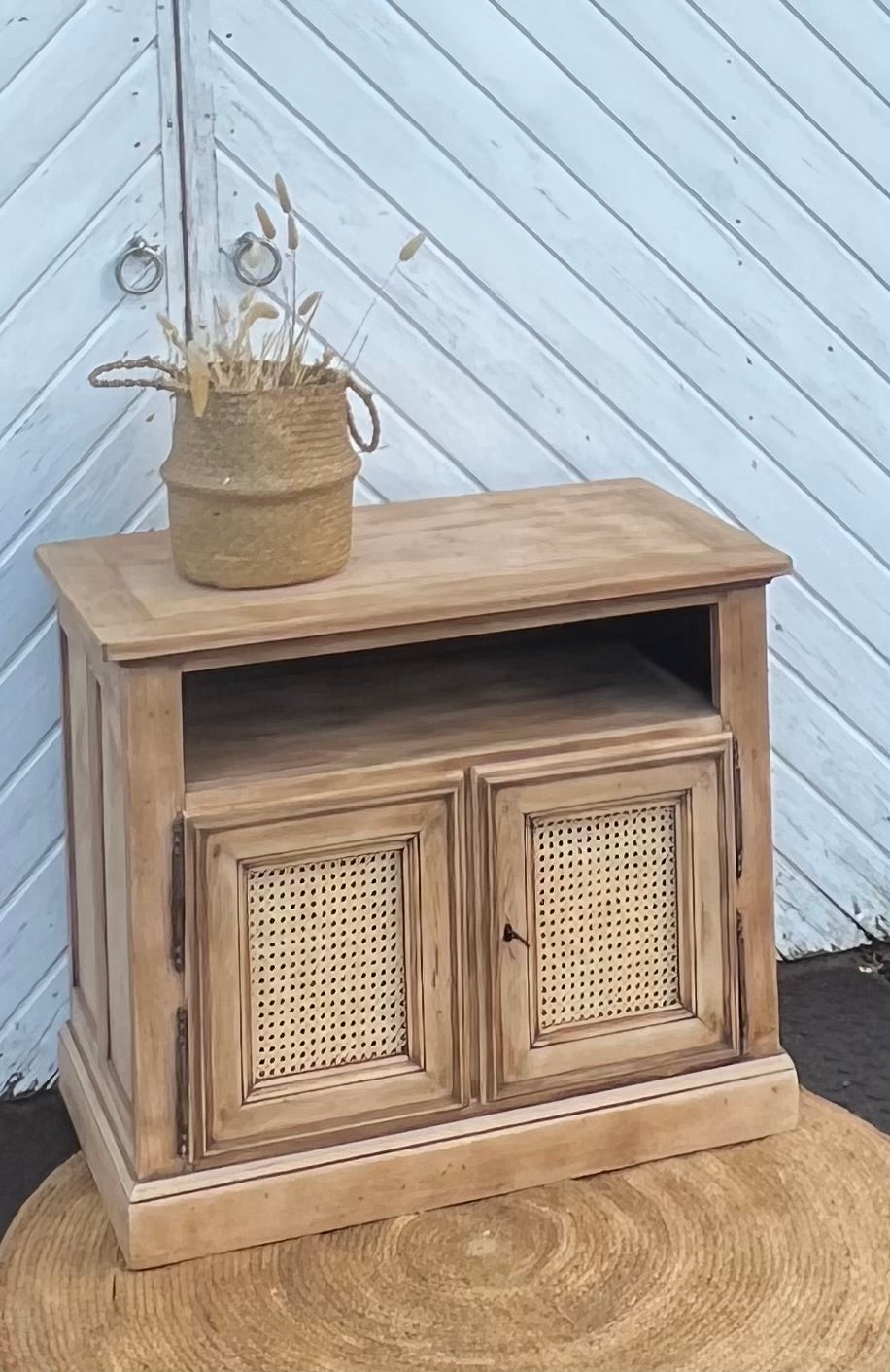 Meuble télé tv ancien en chêne massif brut et cannage