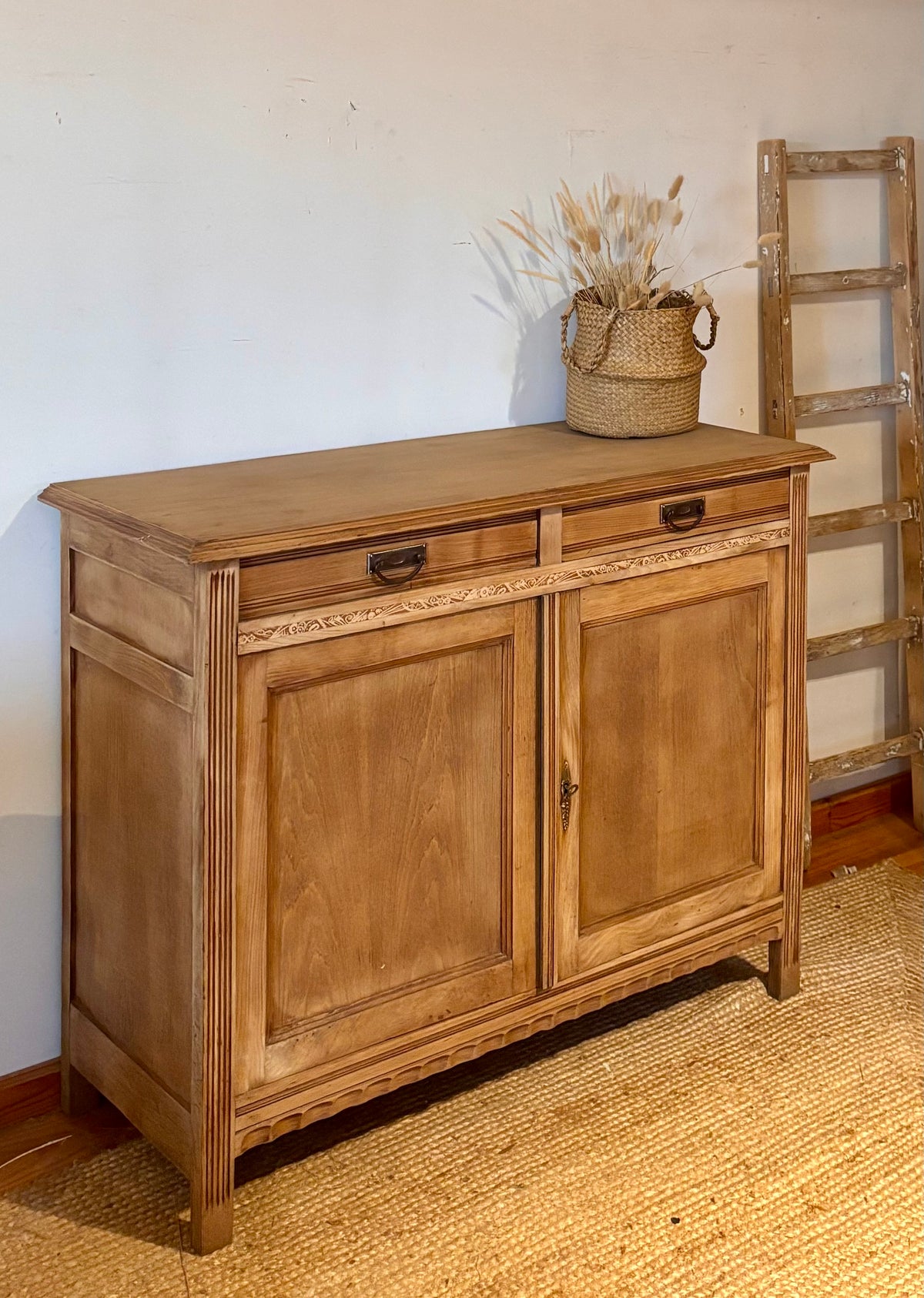 Buffet ancien en chêne brut 2 tiroirs