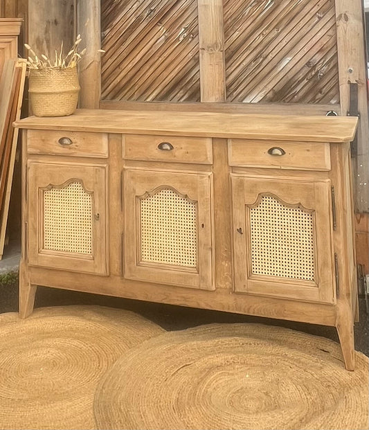 Enfilade ancienne / buffet en chêne massif brut et cannage