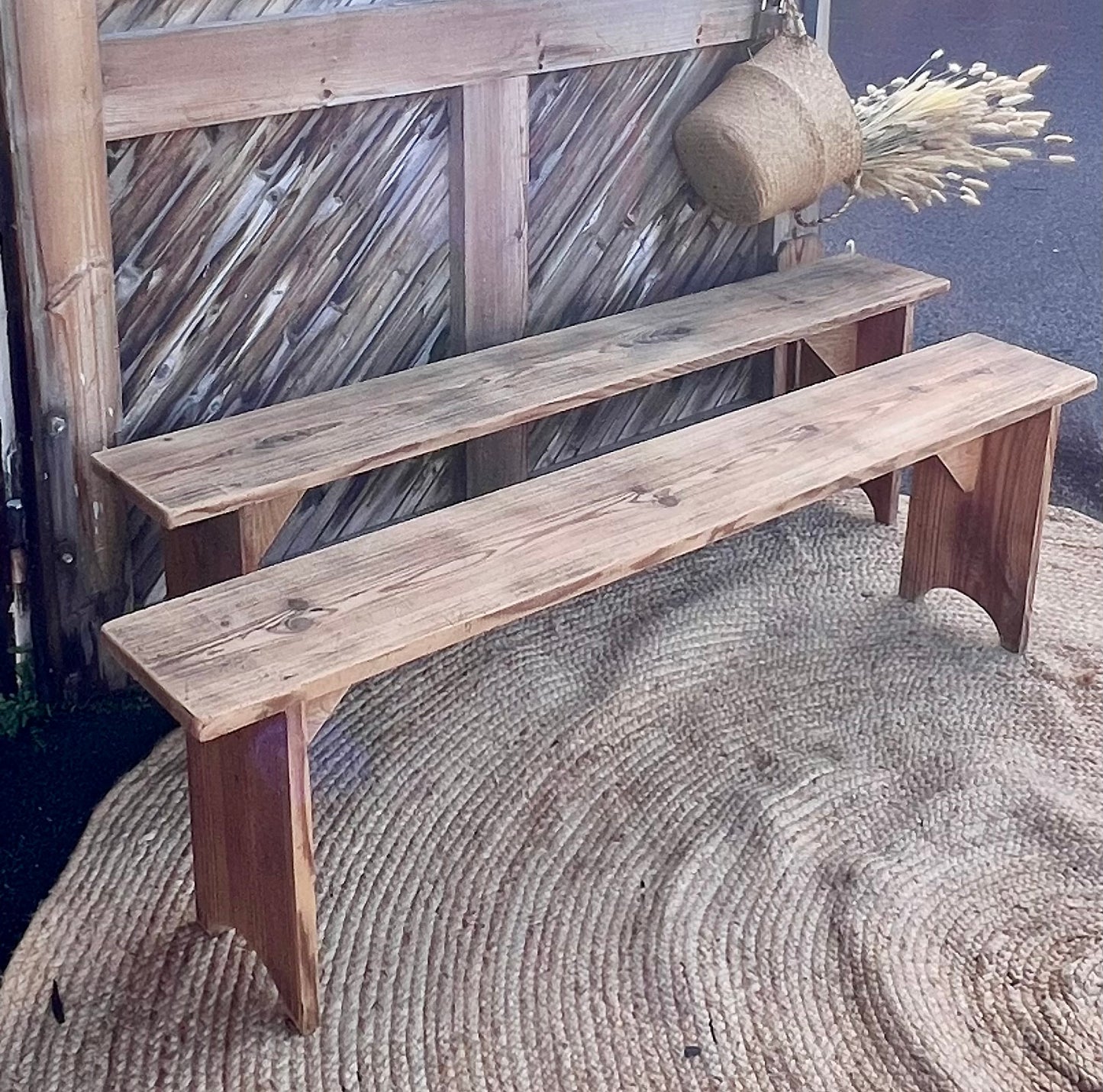 bancs de ferme anciens en bois massif brut