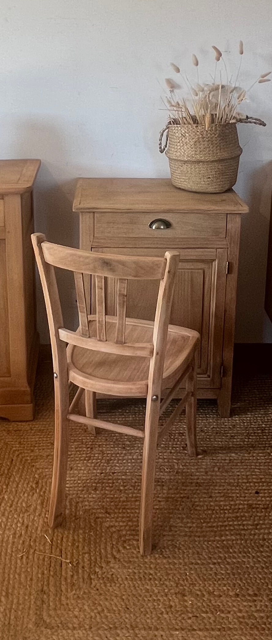 Chaise bistrot vintage en bois brut