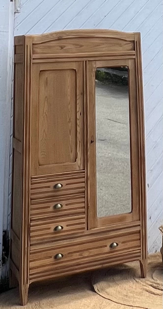 Armoire parisienne ancienne : penderie + étagères + tiroirs