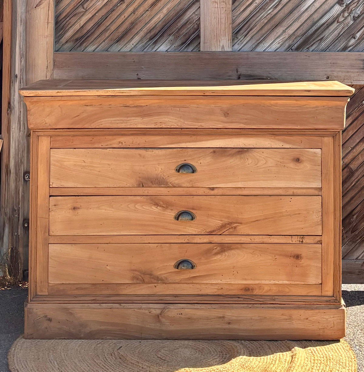 Commode ancienne en bois massif brut 4 tiroirs