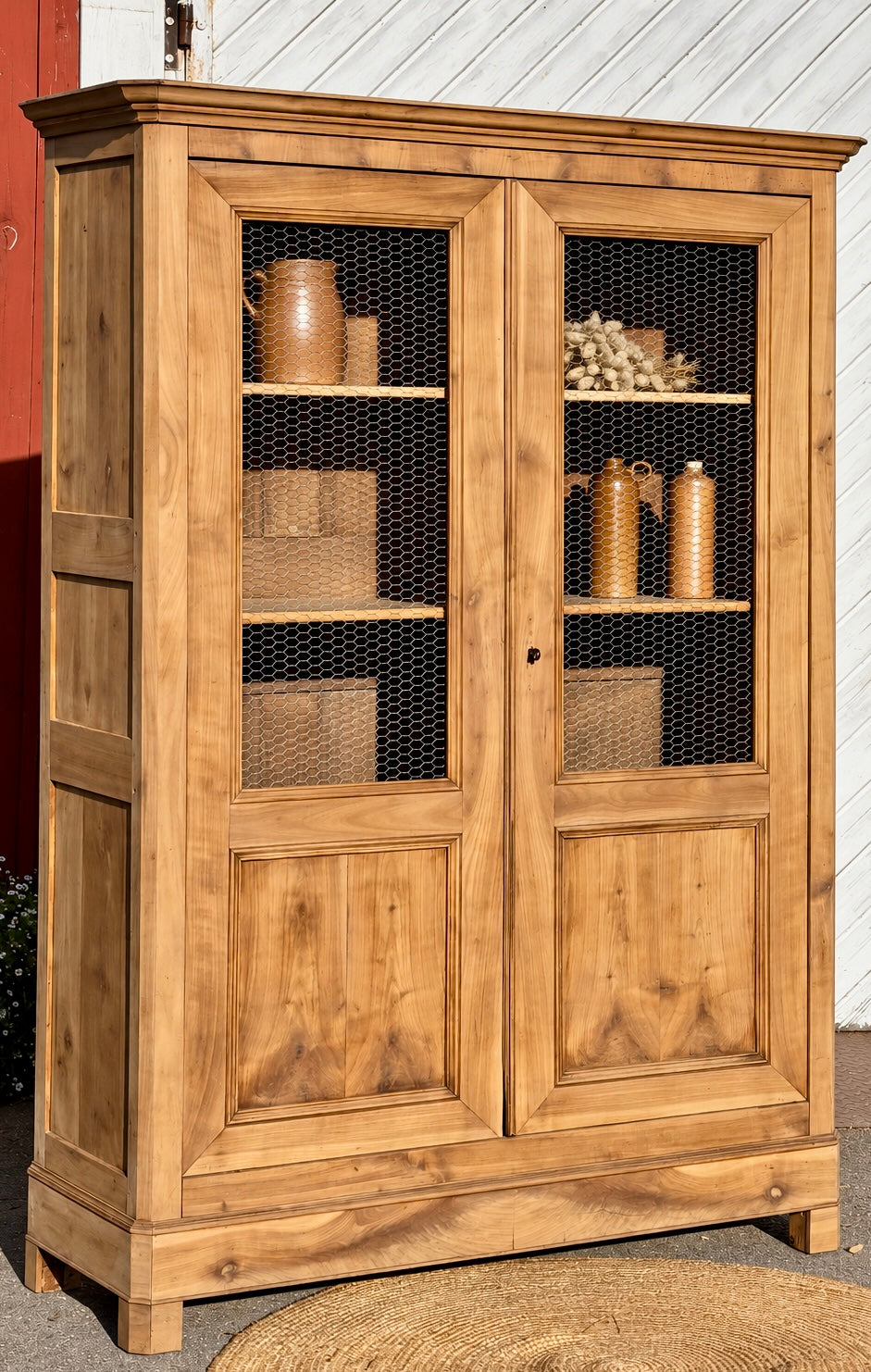 Armoire étroite ancienne : vaisselier bibliothèque en bois massif brut