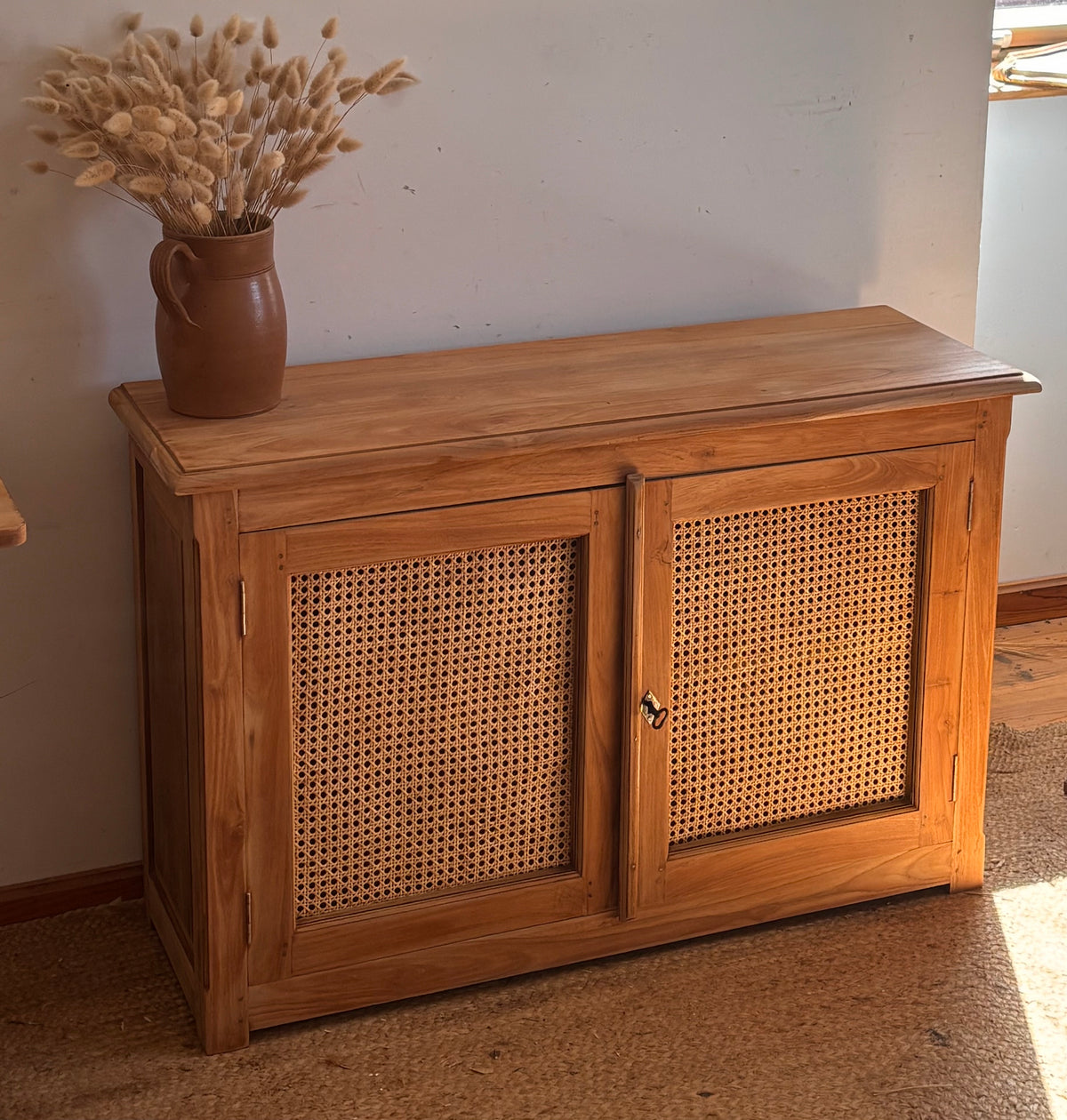 Meuble télé tv ancien en bois massif brut et cannage